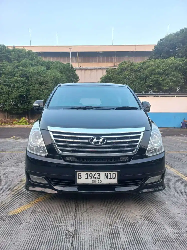 [MURAH] Hyundai H1 XG 2.5 DSL AT 2011, Hitam