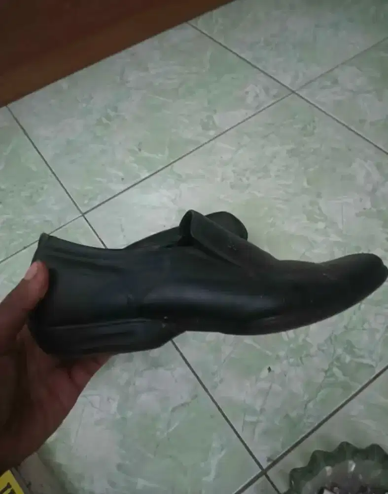 sepatu pantovel playboy