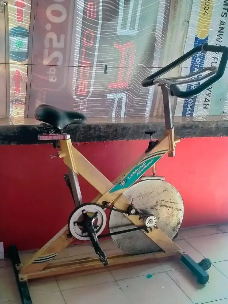 Sepeda Statis Kuat Kokoh