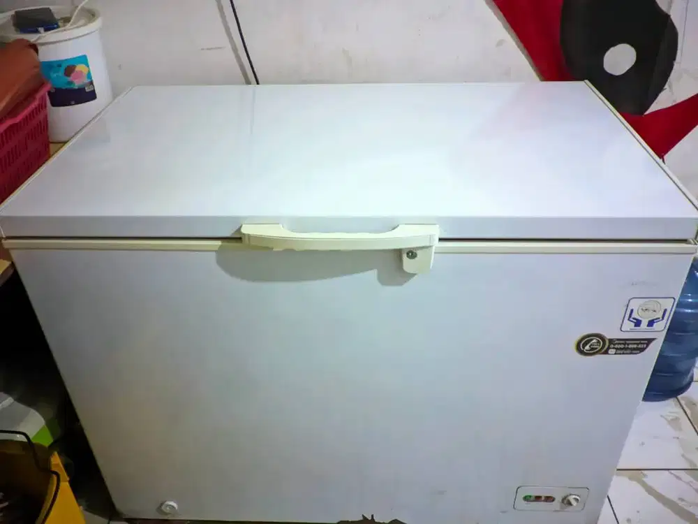 [DIJUAL] Freezer Midea – Kondisi Prima & Siap Pakai