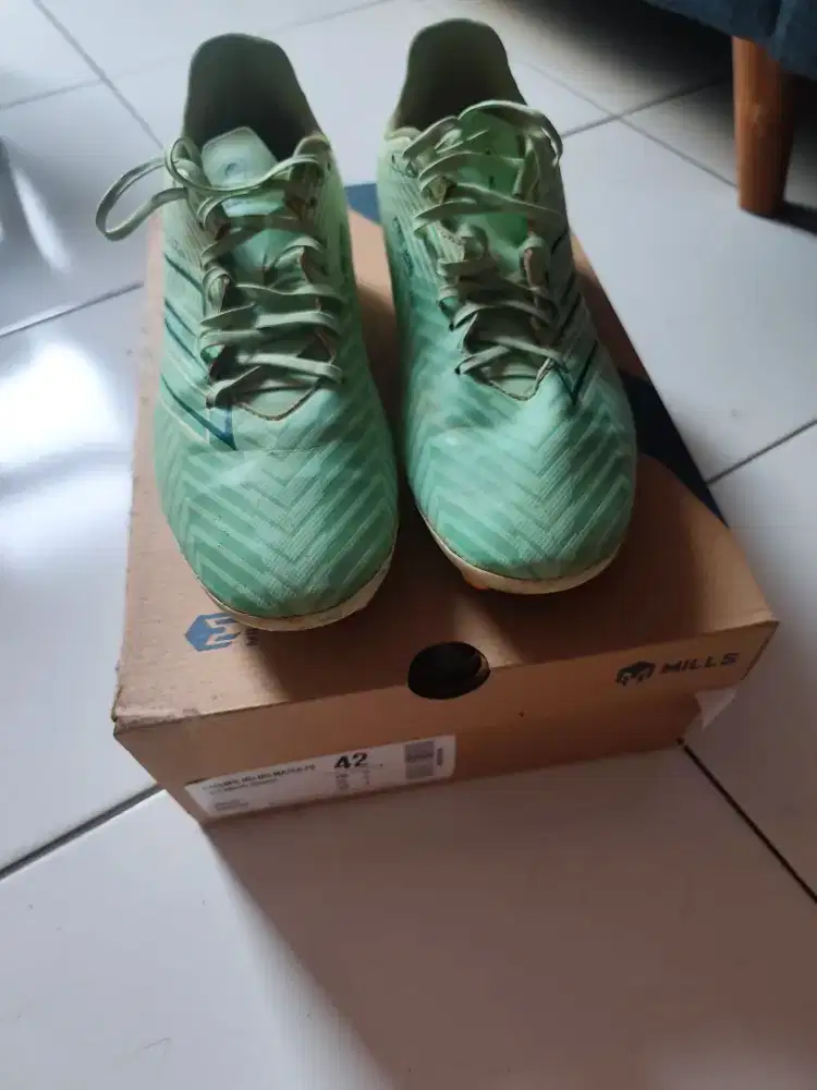 Sepatu Bola Mills Xyclops Helios Match FG Warna Soft Green/Orange
