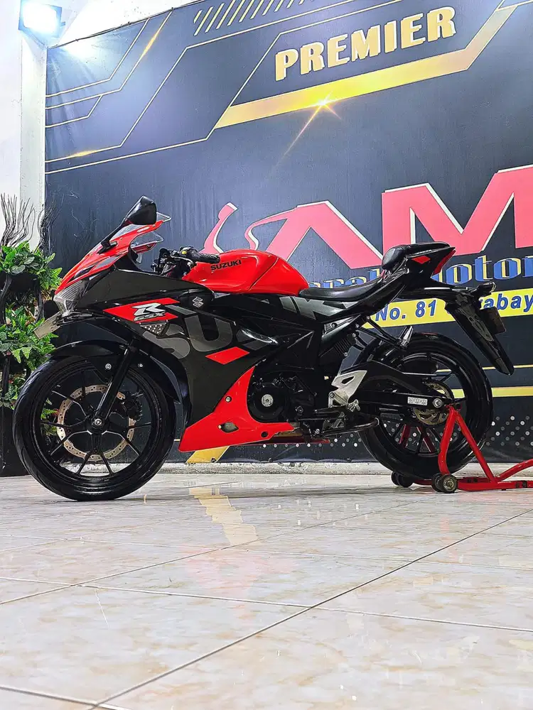 Suzuki GSX R 150 Keyless Reg 2022 gas riding