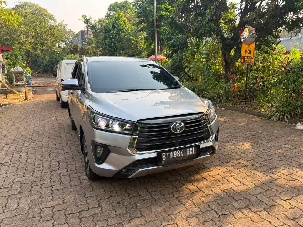 Toyota Innova Reborn V Diesel AT 2022