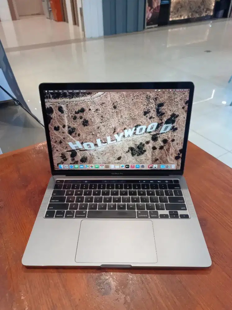 Macbook Pro 13 inch 2020 touchbar