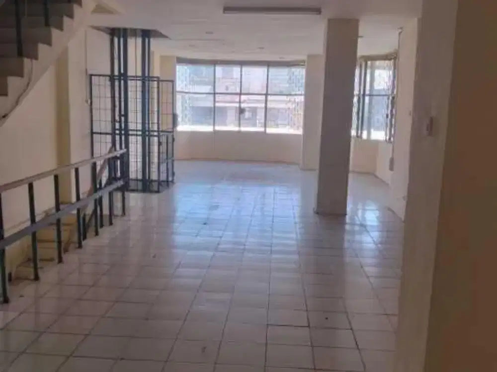 Ruko Pang Jayakarta Komplek 115 Luas 5X15 M2, 5 Lantai Ada Lift Kondisi Siap Pakai