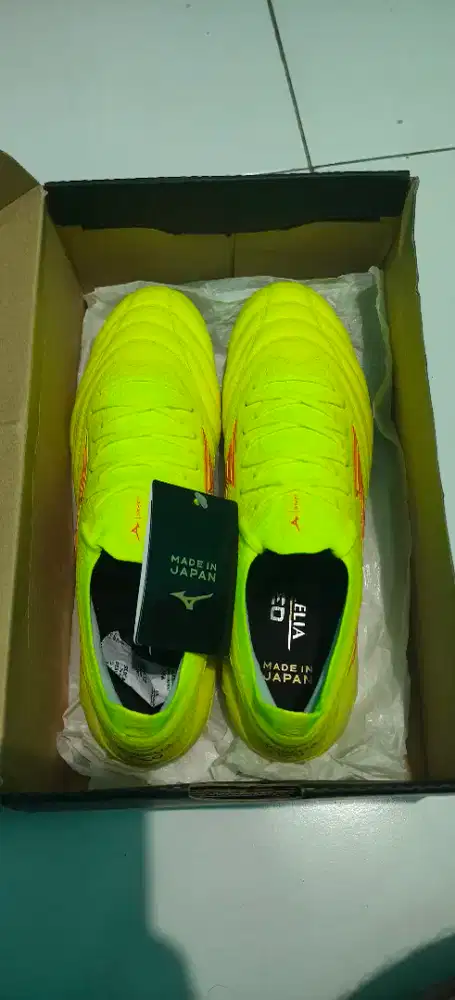 Sepatu bola Mizuno Morelia Neo 4 Beta Elite MIJ (Made in Japan)