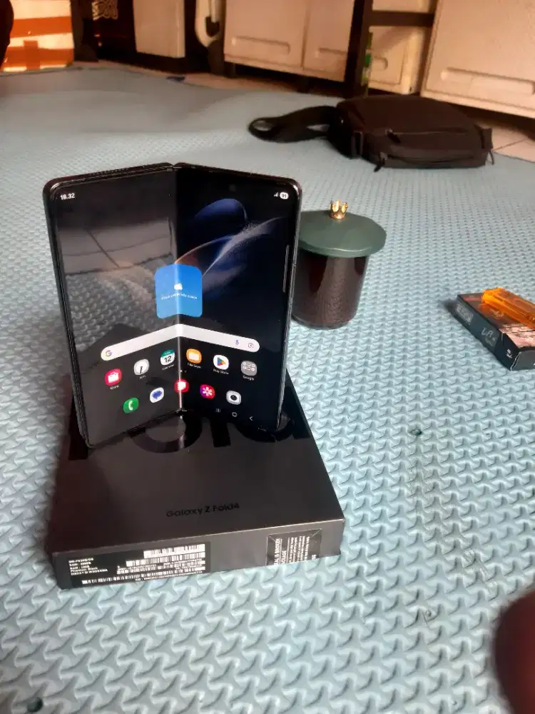 SAMSUNG galaxy Z FOLD 4