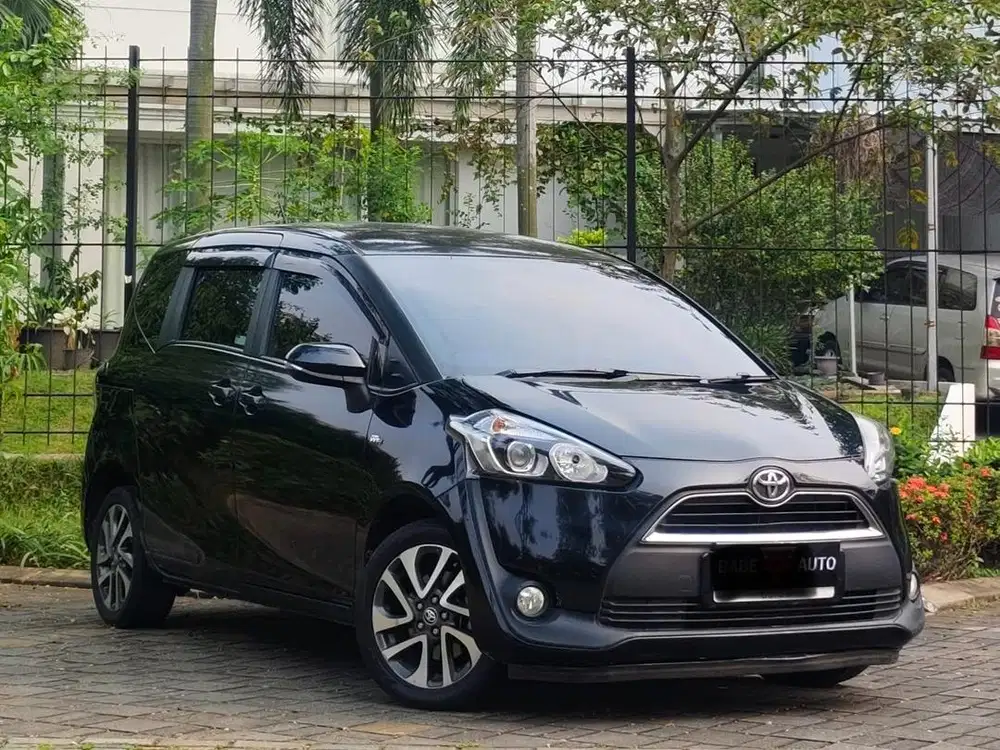 TOYOTA SIENTA V 1.5 AT 2017 KM LOW FULL RECORD
