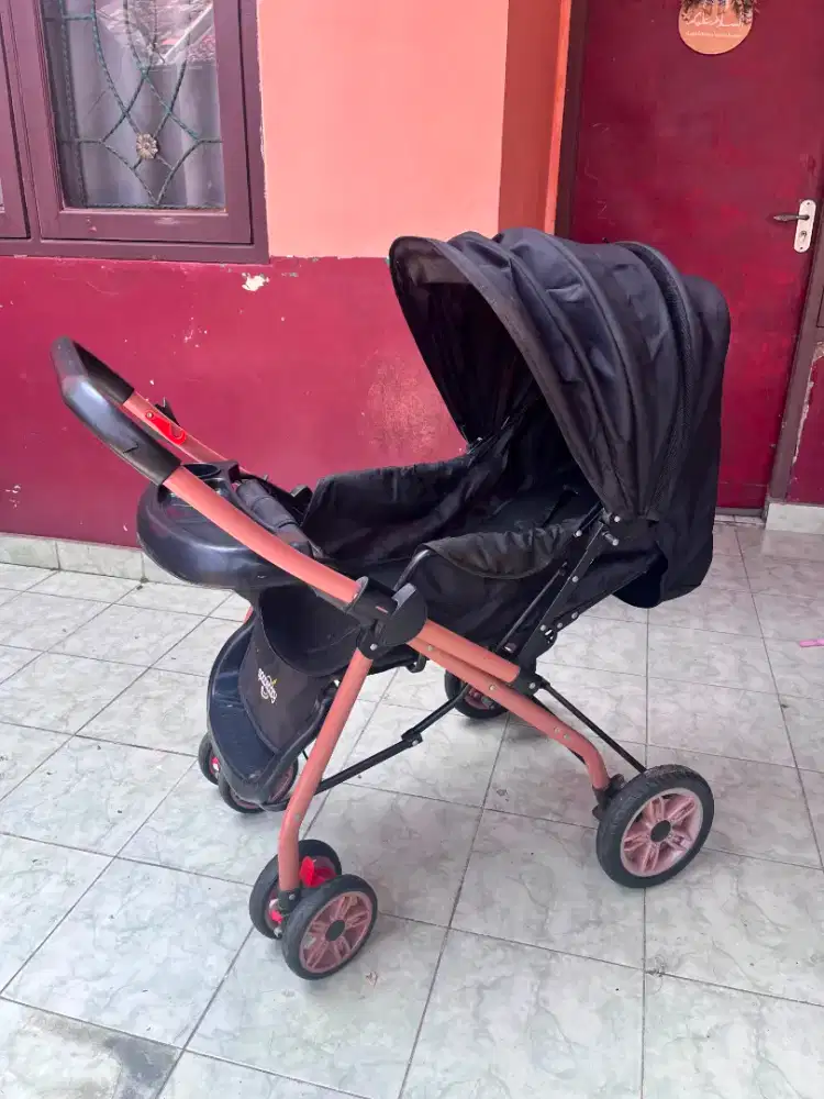 Dijual Stroller warna Hitam
