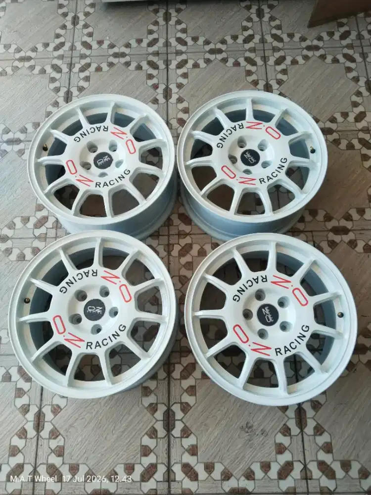 Velg Rep. Oz Racing R17 5x114 7.5inc Et 40