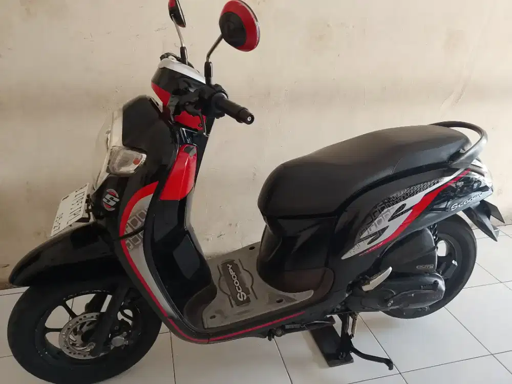 Honda scoopy donat thn 2017 pajak hidup plat B dki timur
