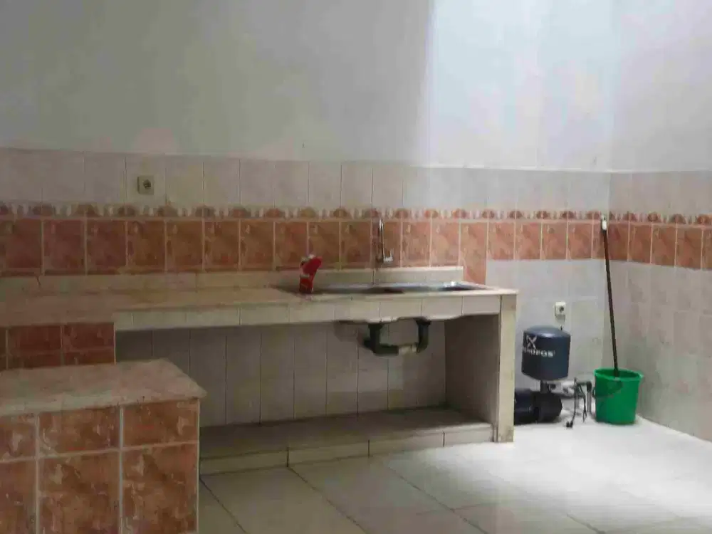 Rumah di Kelapa Gading Siap Huni, dekat Pasar Klp Gading , bangunan 2.5 lantai