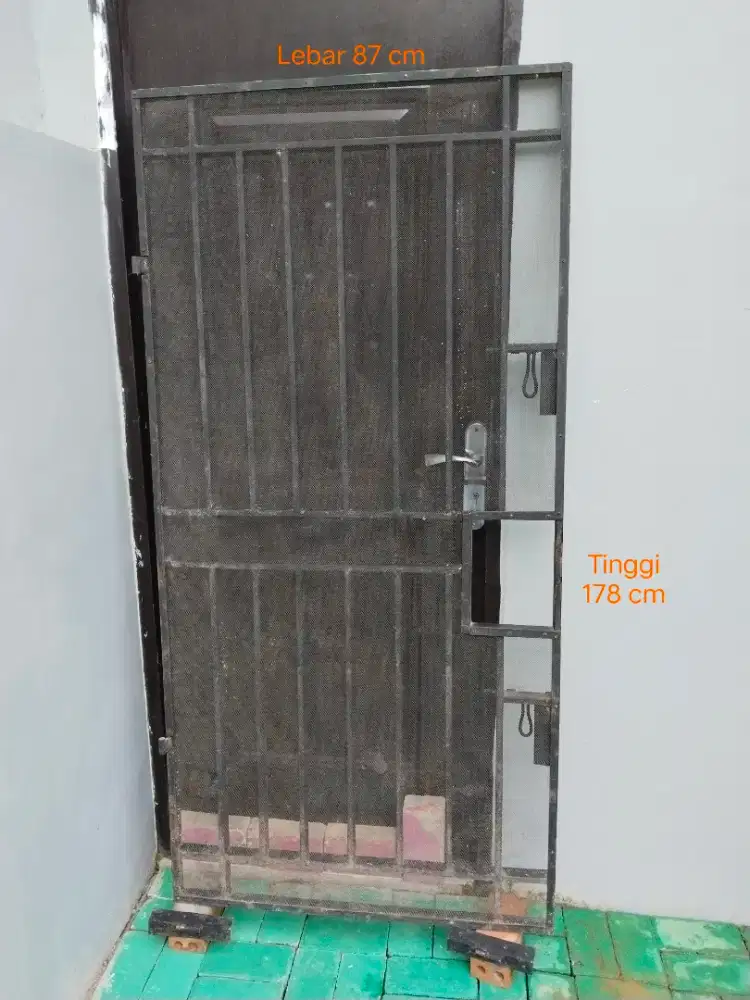 Jual pintu terali besi hollo, sudah ada kawat nyamuk