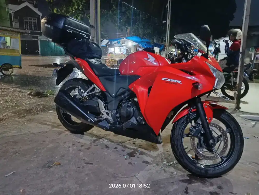 Honda Cbr 2012 250 cc sehat lengkap