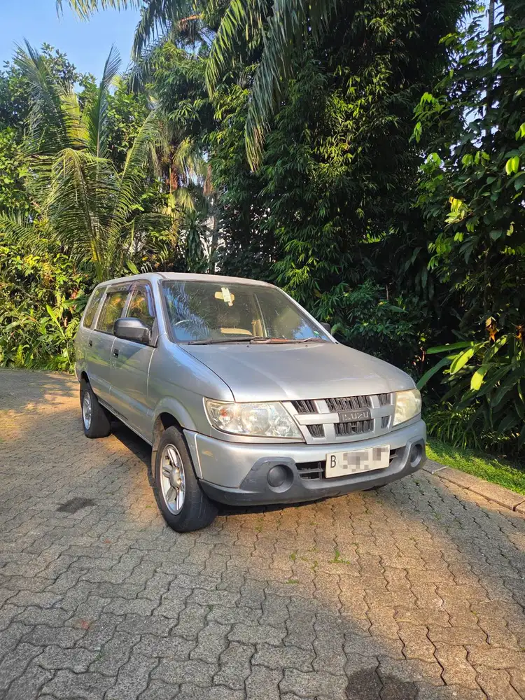 Isuzu Panther 2013