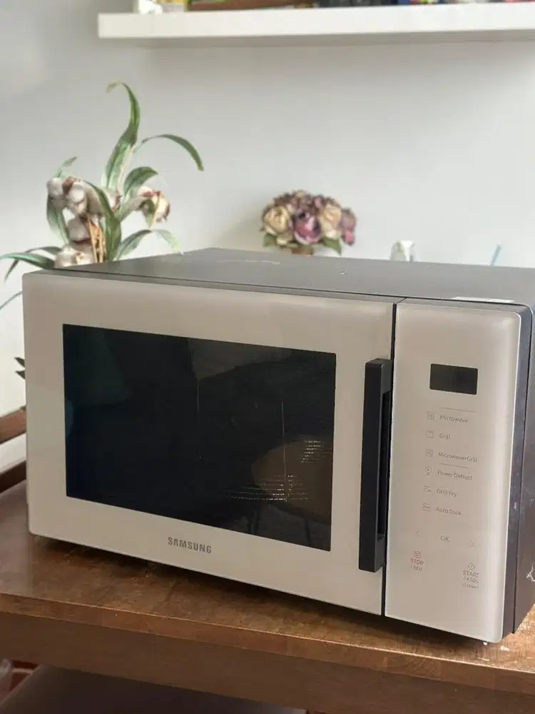 Samsung Microwave Grill 30L (MW5000T)