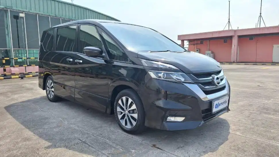 Pajak Panjang - Nissan Serena 2.0 Highway Star Bensin-AT 2019