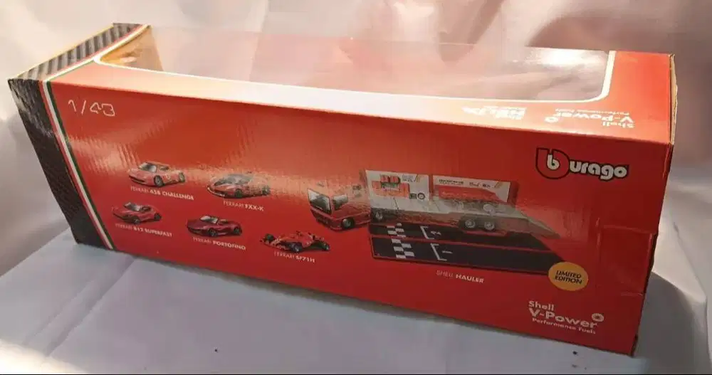 DieCast-Special Truck Shell Hauler Bburago