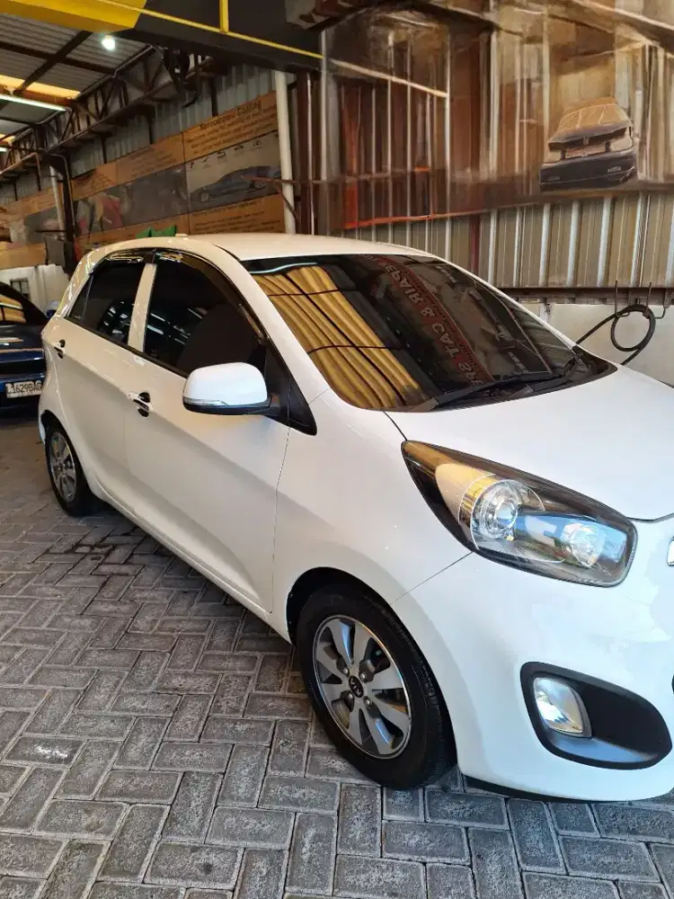 Picanto 1.2 MT putih