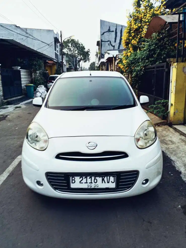 Nissan March 2011 Bensin