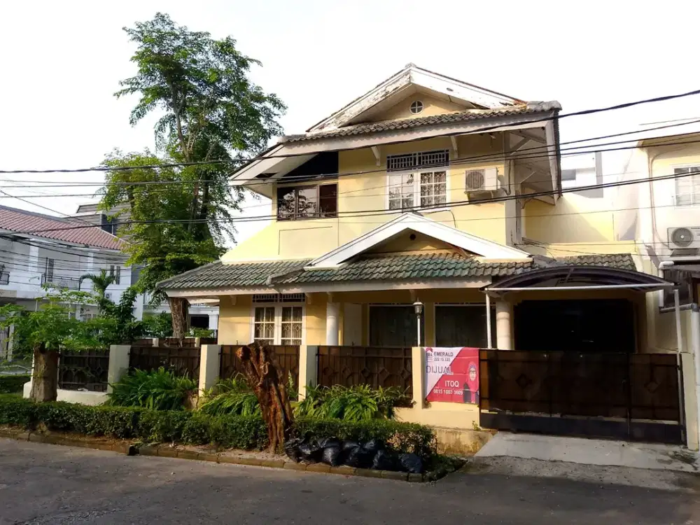 Rumah Posisi Hoek di Komplek Mertilang Bintaro Jaya