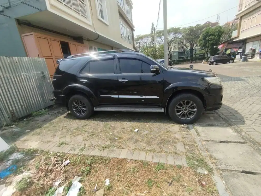 Jual mobil Fortuner tahun 2009,pajak hidup upgrade body tahun 2014