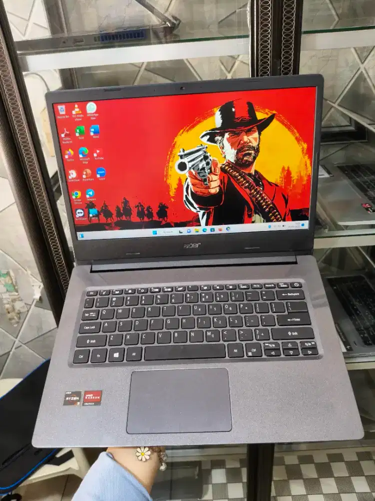 Acer Aspire 3, ryzen 3 3250u, RAM 8GB, SSD 256GB