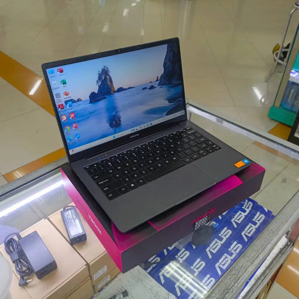 Laptop advan Tbook Intel Celeron ram 4gb SSD 128gb Layar 14 inc Slim