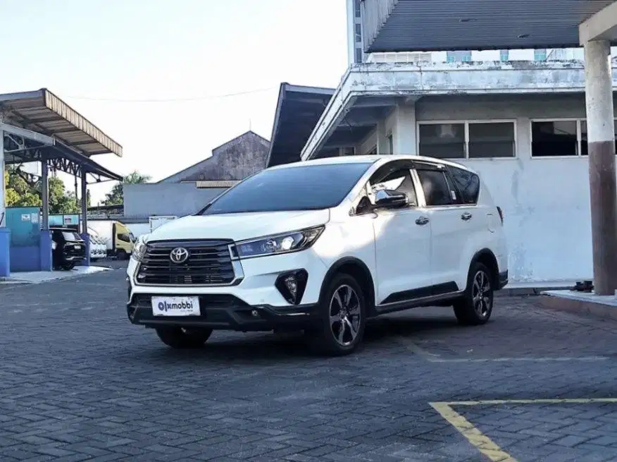 Toyota
Kijang Innova 2.4 Venturer Solar-AT
Automatic-2022 DA