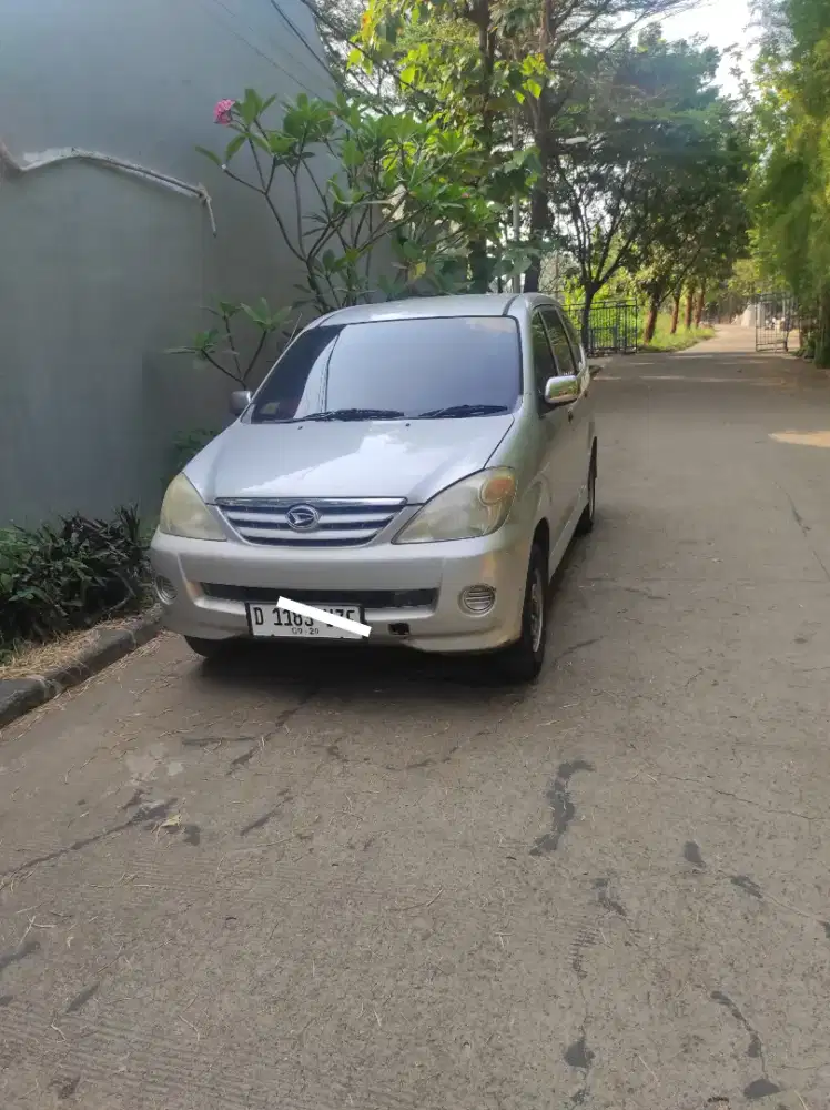 di sewakan mobil Xenia + driver