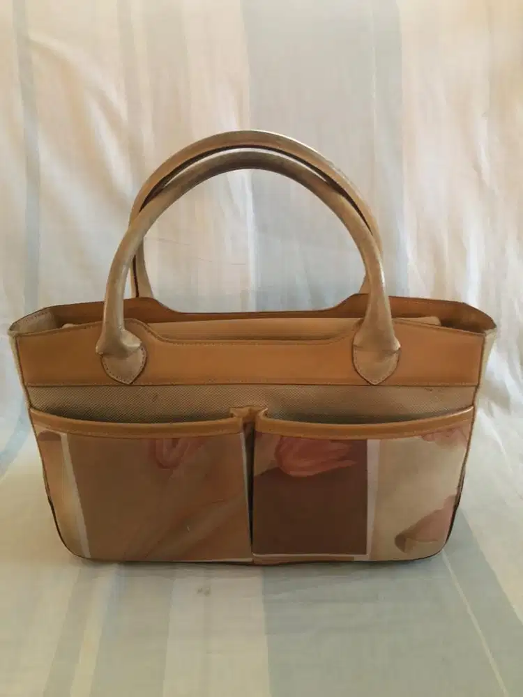 Tas wanita motif bunga warna coklat muda