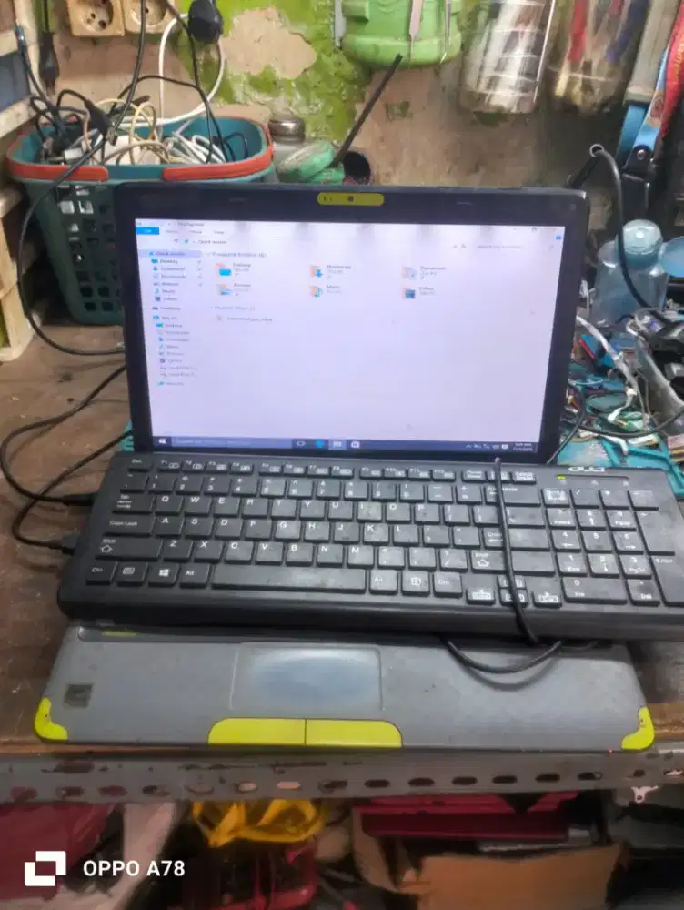Ditampung laptop rusak
