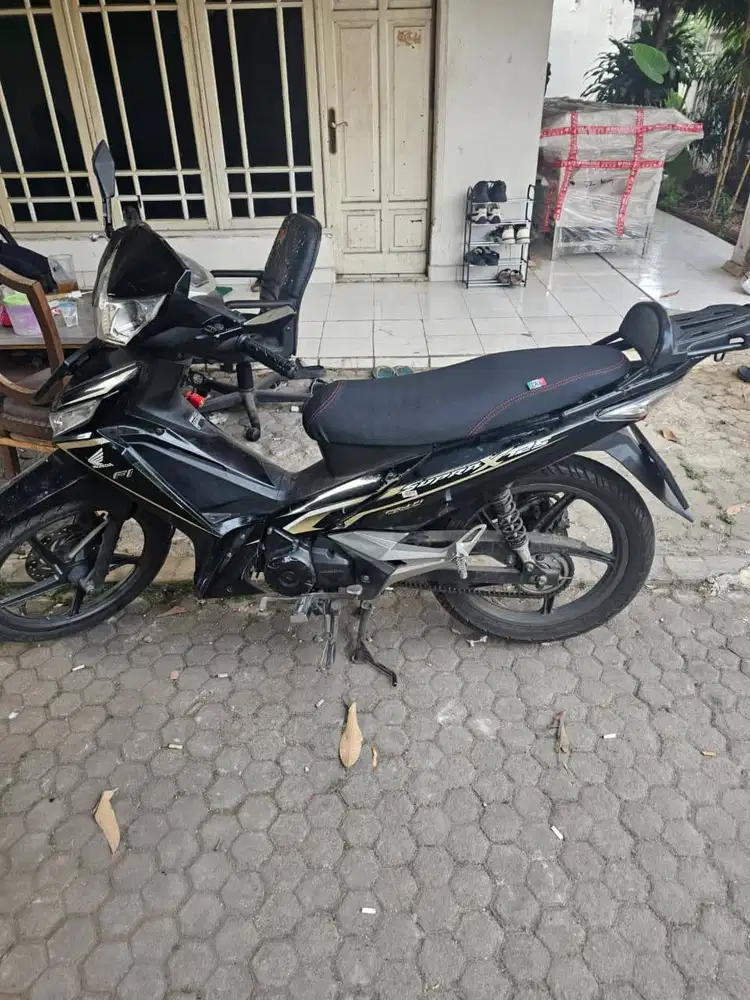 HONDA SUPRA X125 HITAM