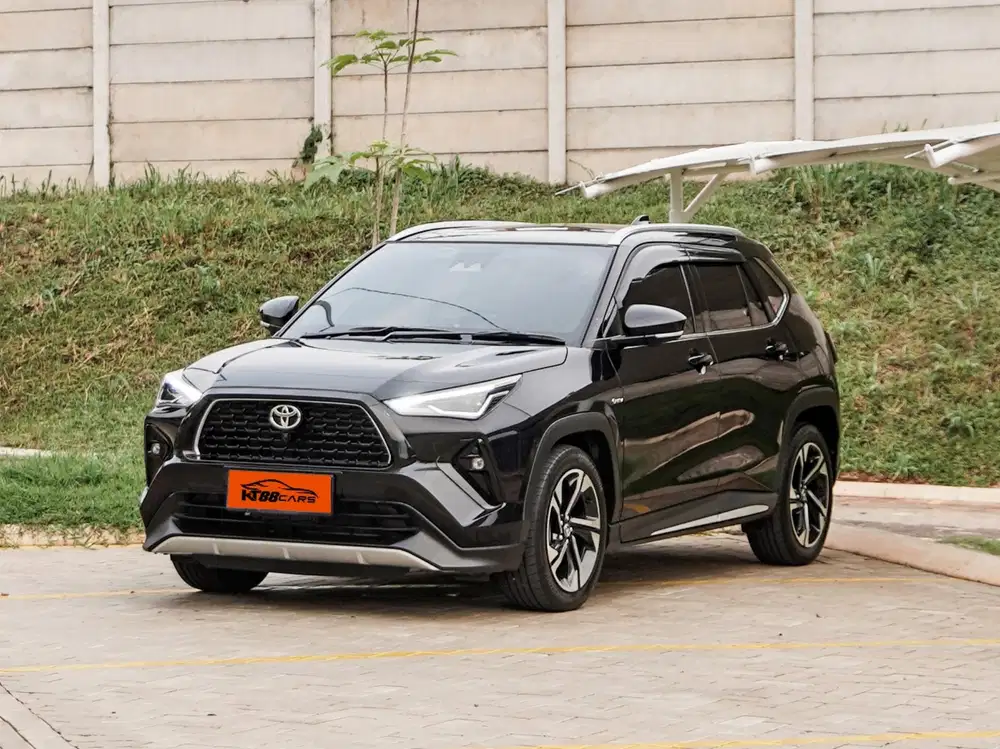 Toyota Yaris Cross GR TSS Hybrid Matic 2024 hitam genap