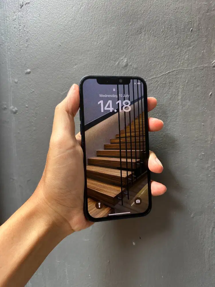 iPhone 12 64GB Blue Mulus iOS 18 -- COD Depok atau Cibubur -- 64