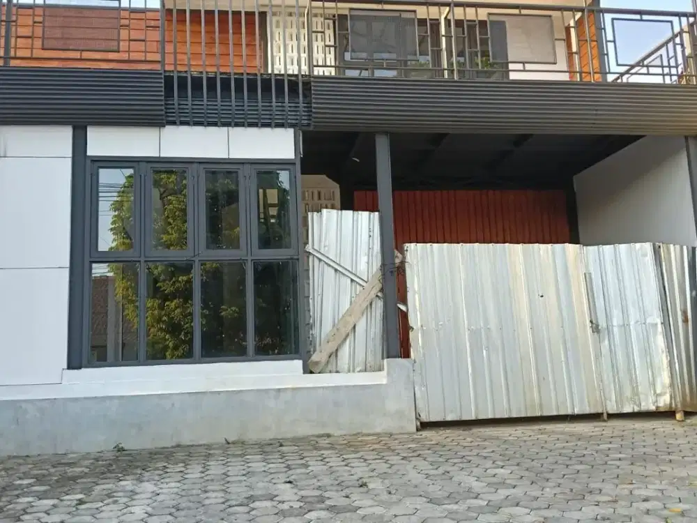 Lokasi Strategis! Ruko Disewakan Dekat Stasiun Purwokerto dengan Parkir Luas
