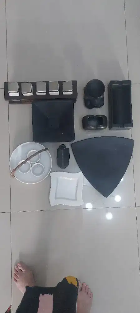 Aneka tempat set hitam