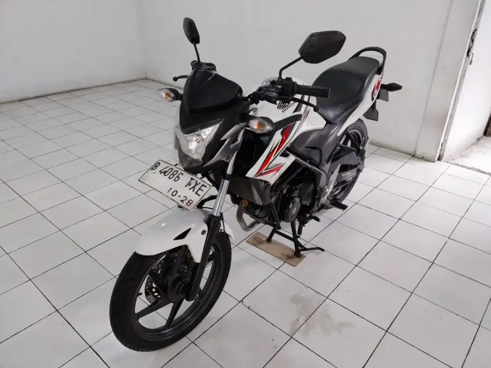 Honda CB 150R 2013 mulus