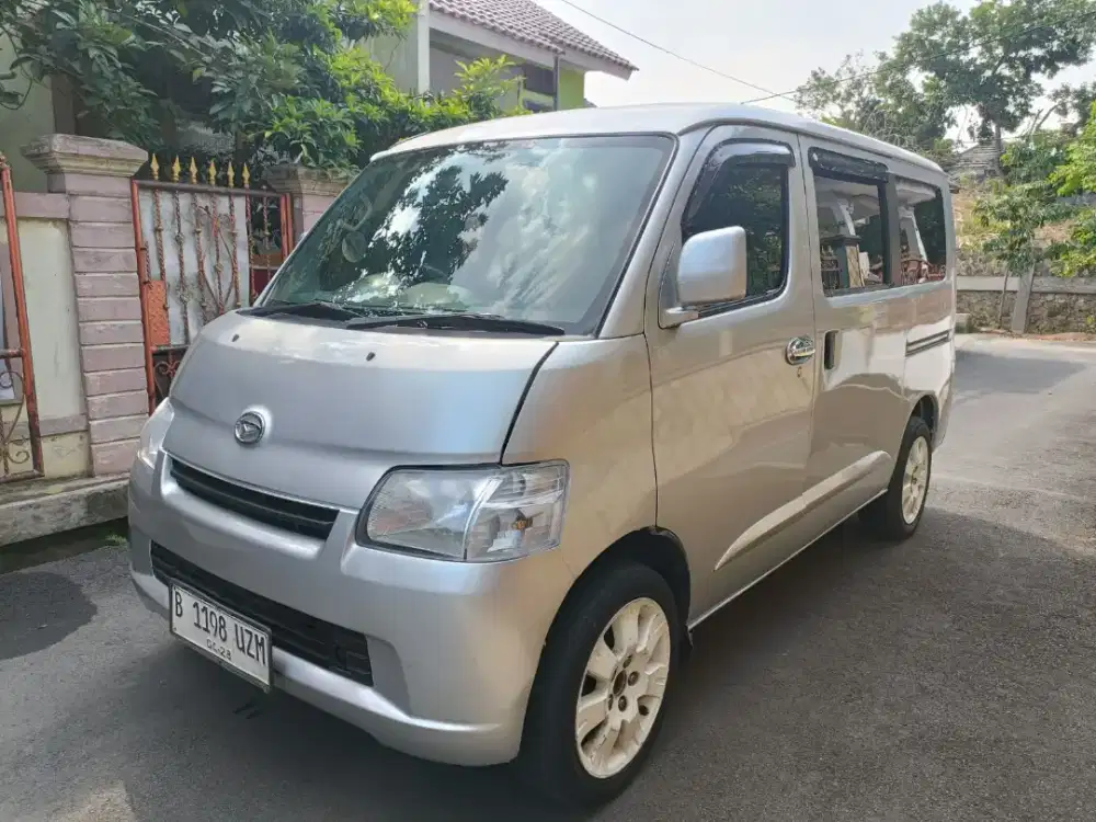 Daihatsu Gran max Minibus AC PS th 2013