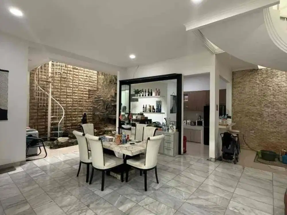 Dijual rumah pik1