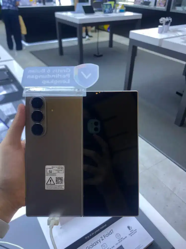 Samsung ZFold 7 512GB Ready | Cashback 6 Juta