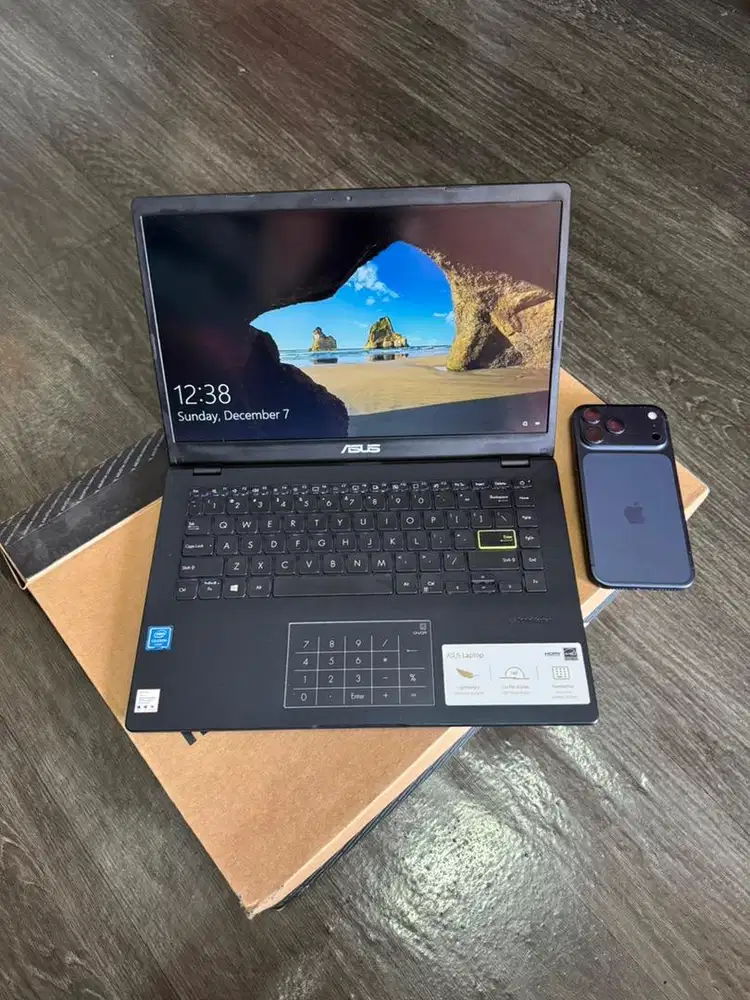 Laptop asus e410m 4/512gb