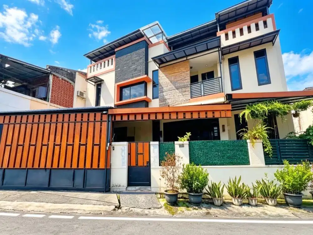 Rumah Mewah Fully Furnished 3 Lantai di Kavling PTB DKI Pondok Kelapa – Siap Huni & Bonus CCTV