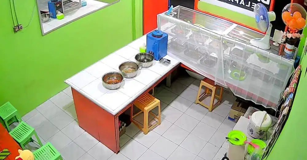 DISEWAKAN KIOS BEKAS WARTEG BESERTA ISINYA