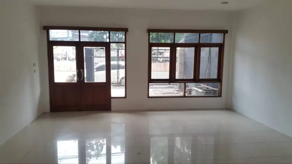Disewakan Rumah 2 Lantai Mainroad Di Terusan Jakarta Antapani