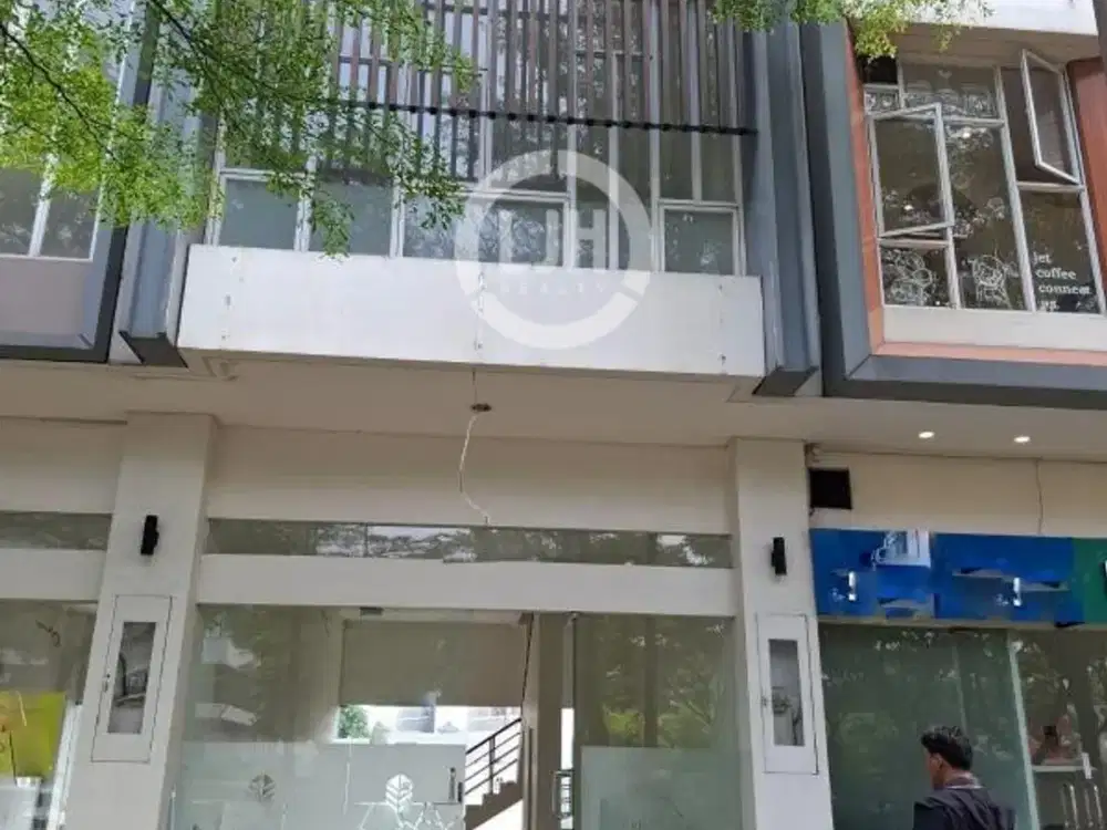 Ruko Disewakan 2 Muka 3 Lantai di JGC Cleon Park Cakung Jakarta Timur