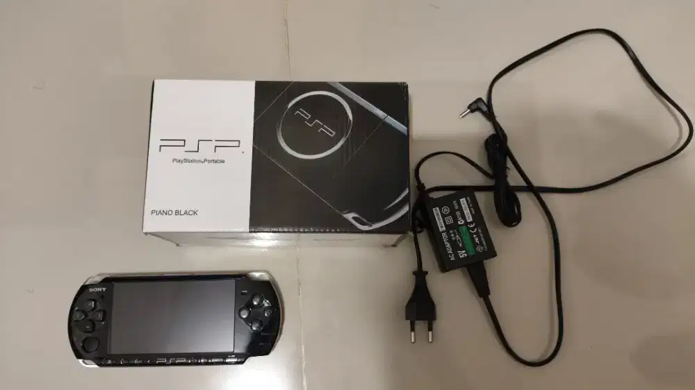 PSP 3000 (32GB) Full Games + Emulator PS 1 SEGA NES GBA GBC ARCADE