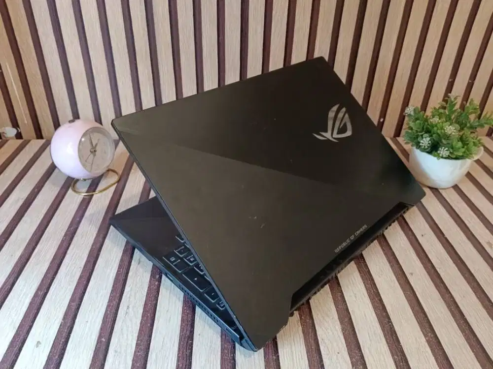 Asus Strix GL504GM Intel Core i7-8750H  Ram 8gb  Ssd 1TB Single VGA