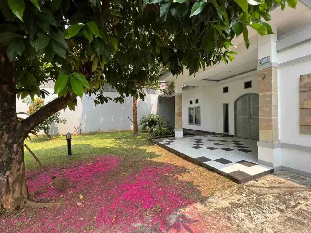 Rumah Eksklusif Dekat Cibubur | LT 1.629 m² | Sering Disewa untuk Shooting Film & Iklan