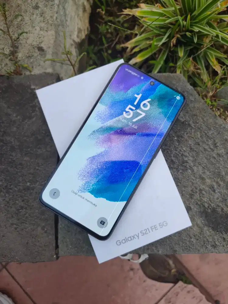 Samsung S21 FE 8/256 resmi
